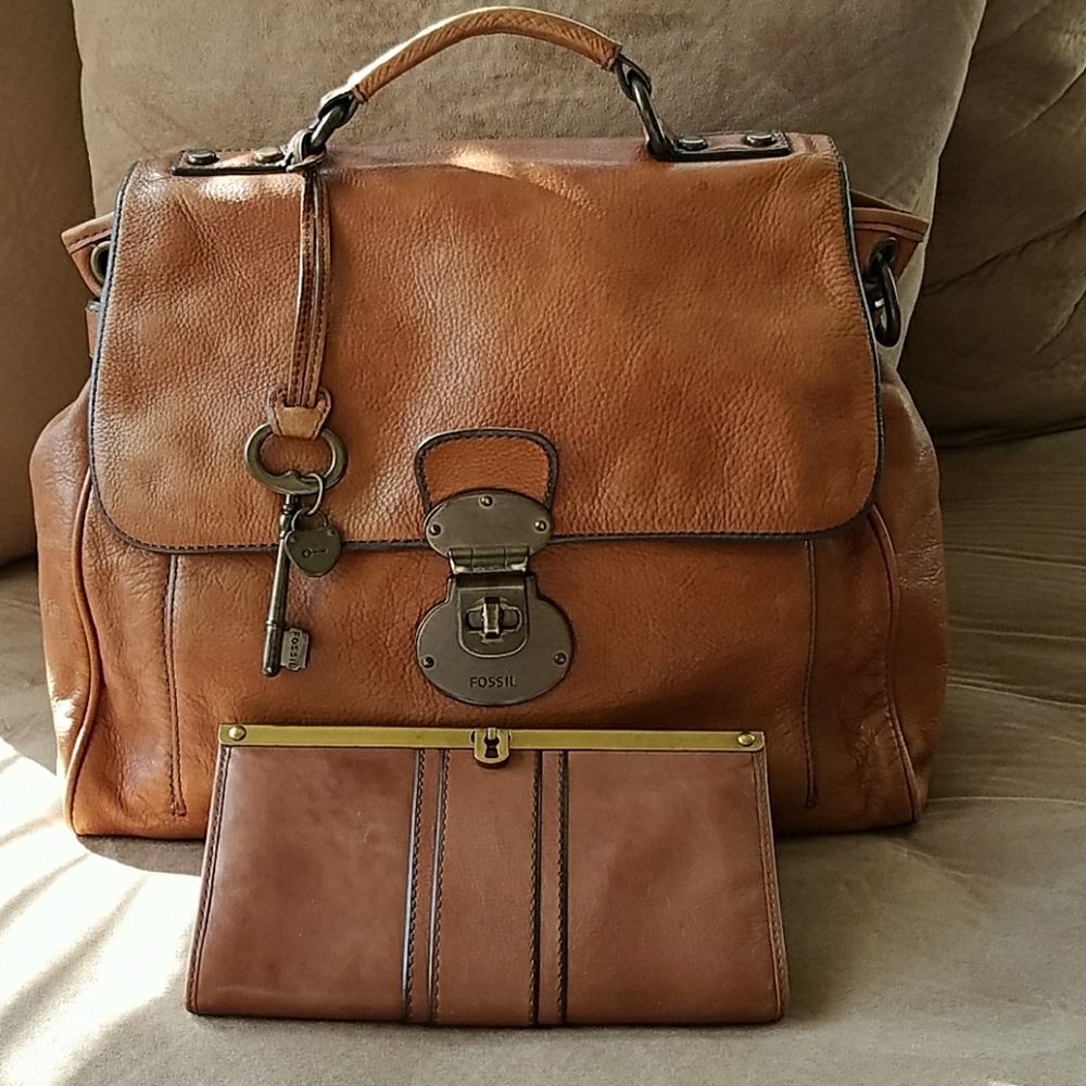 Fossil Satchel with bonus wallet!